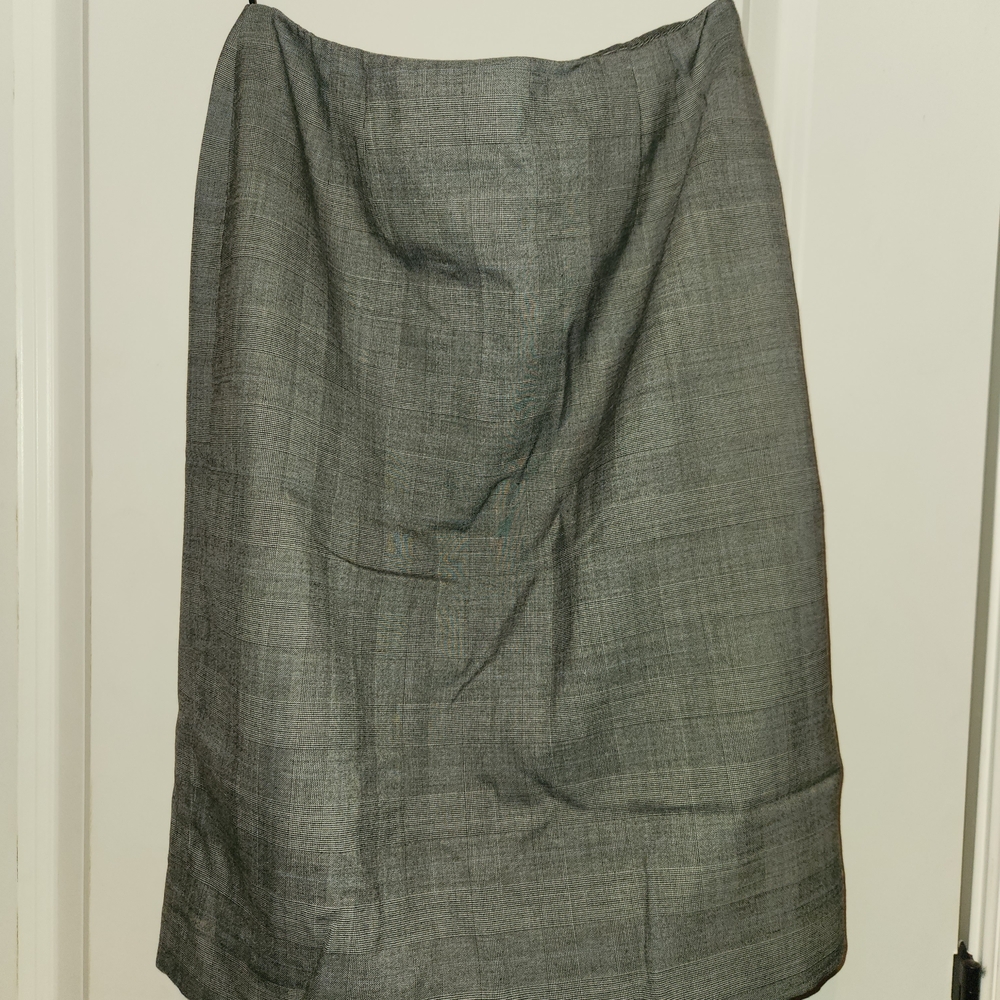 Elegant Gray Pencil Skirt